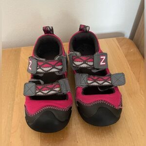 New Balance 550‎ sneakers sandals velcro girls size 9